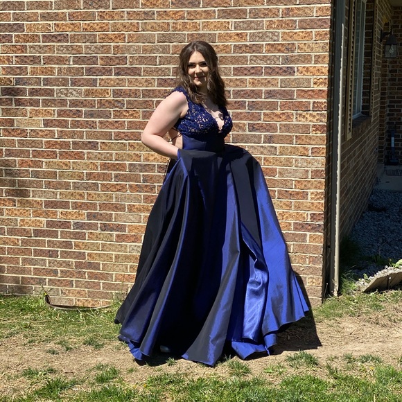 Prom Dress - Picture 5 of 5